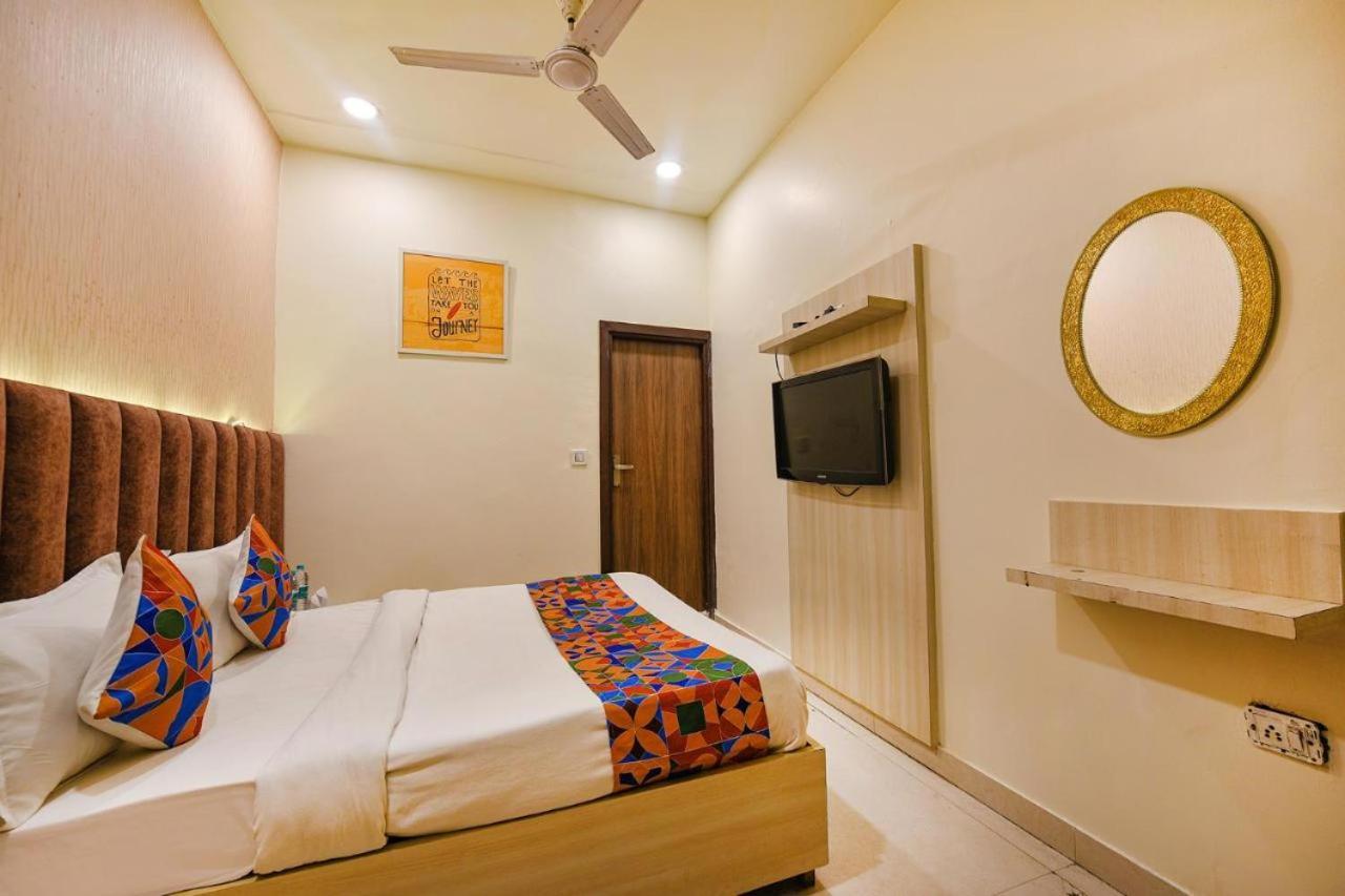 Anglex Hotel New Delhi